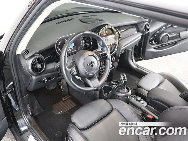 Mini Cooper 2023 — photo 14