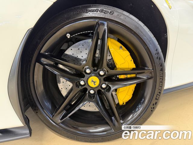 Ferrari SF90 2023 — photo 8