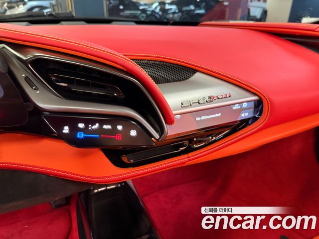 Ferrari SF90 2023 — photo 15
