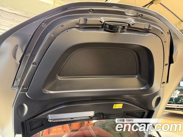 Ferrari SF90 2023 — photo 18