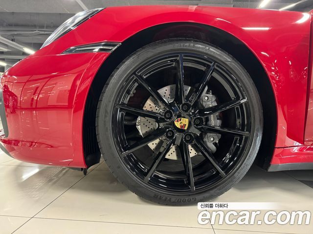 Porsche 911 2024 — photo 14