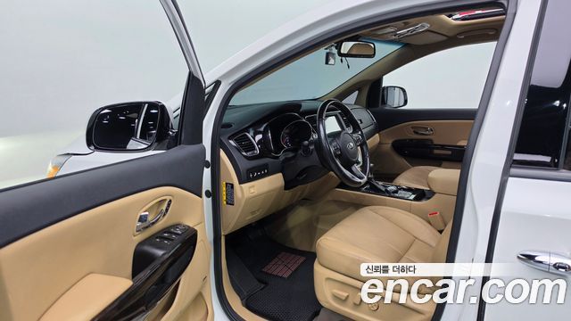 Kia Canival 2019 — photo 10
