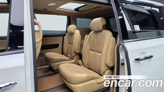 Kia Canival 2019 — photo 11