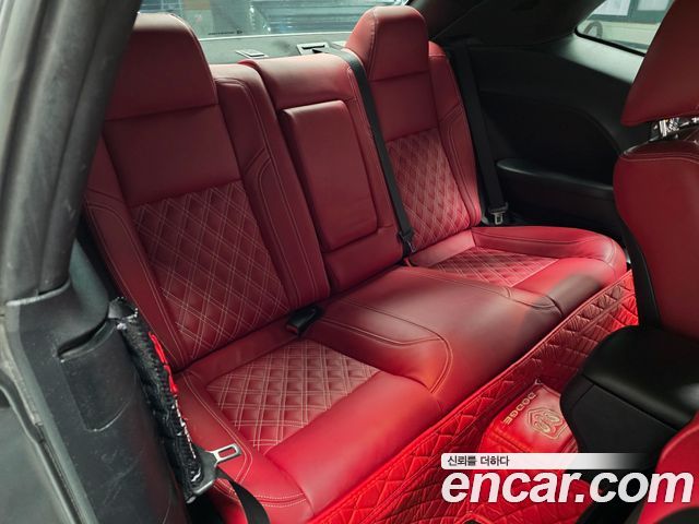 Dodge Challenger 2018 — photo 11