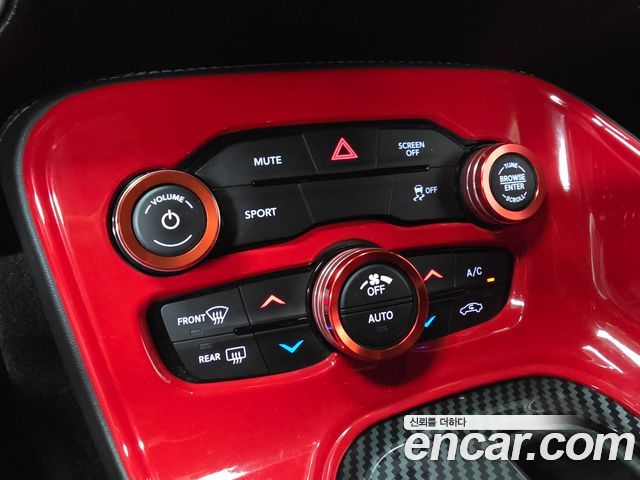 Dodge Challenger 2018 — photo 14