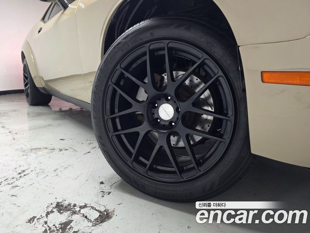 Dodge Challenger 2018 — photo 20