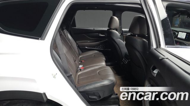 Hyundai Santafe 2021 — photo 18