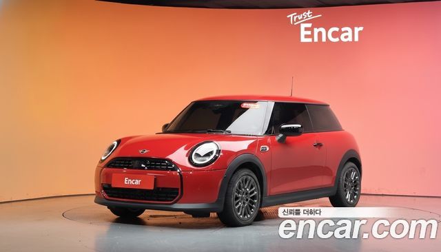 Mini Cooper 2025 — photo 1
