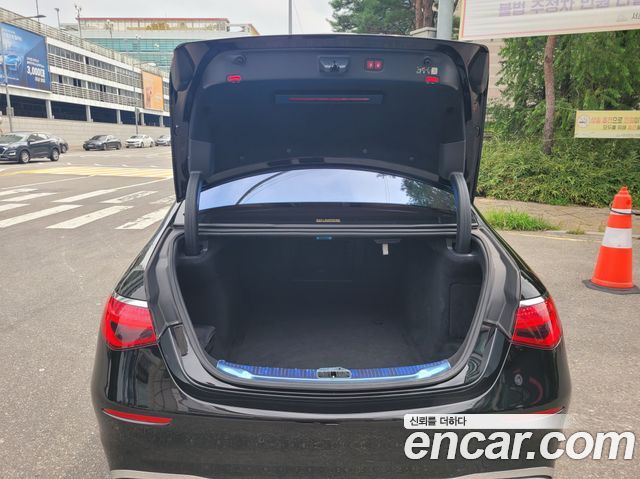 Mercedes-Benz S-Class 2022 — photo 17