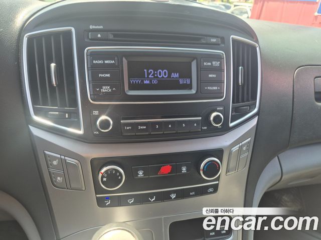 Hyundai Starex 2016 — photo 11