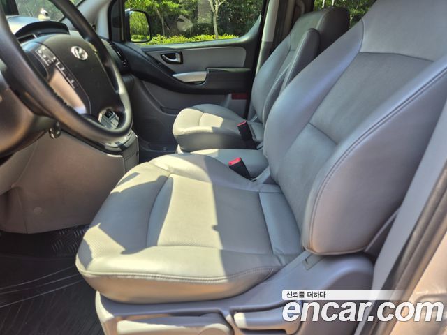 Hyundai Starex 2016 — photo 12