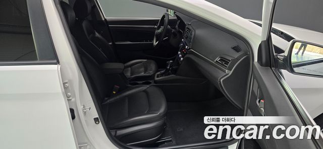 Hyundai AVANTE 2019 — photo 15