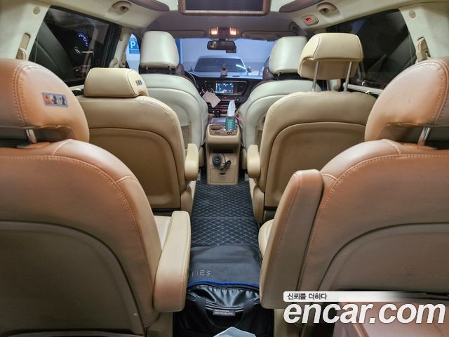 Kia Canival 2016 — photo 13