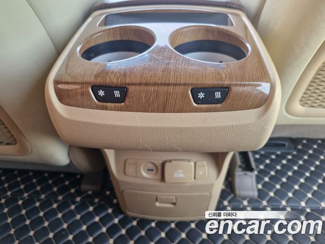 Kia Canival 2016 — photo 16