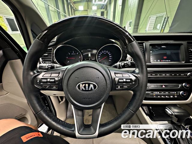 Kia Canival 2019 — photo 12