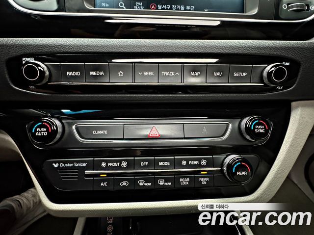 Kia Canival 2019 — photo 17