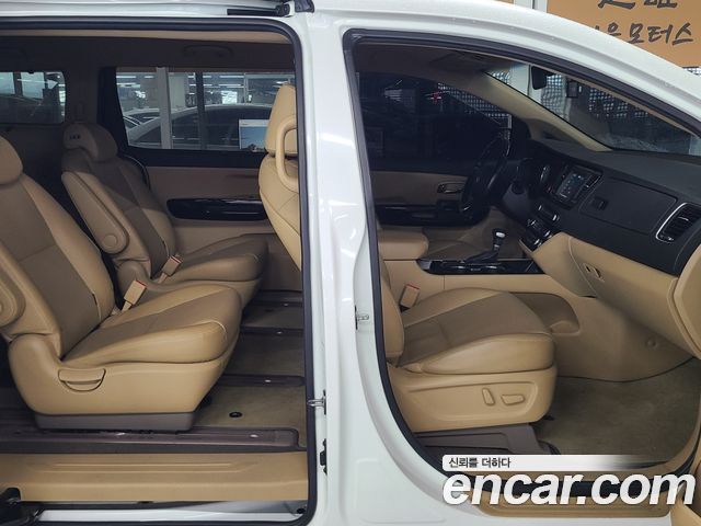 Kia Canival 2019 — photo 6