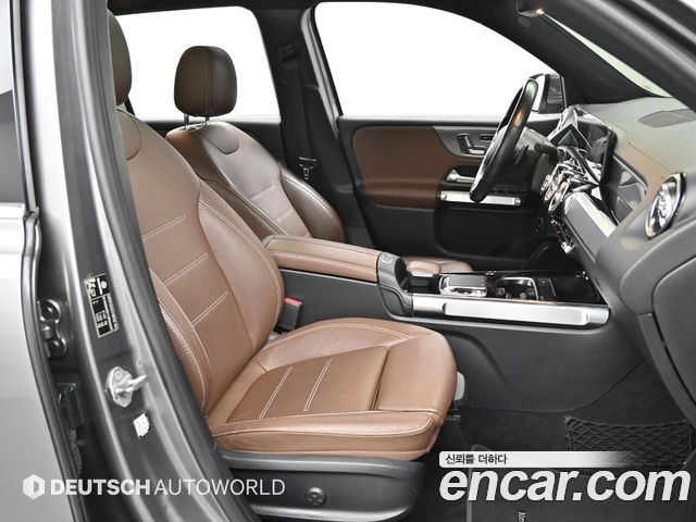 Mercedes-Benz GLB-Class 2020 — photo 10