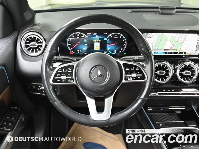 Mercedes-Benz GLB-Class 2020 — photo 13