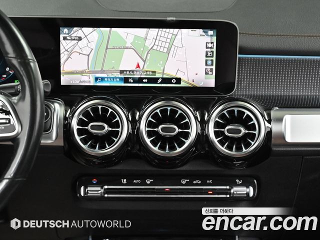 Mercedes-Benz GLB-Class 2020 — photo 14