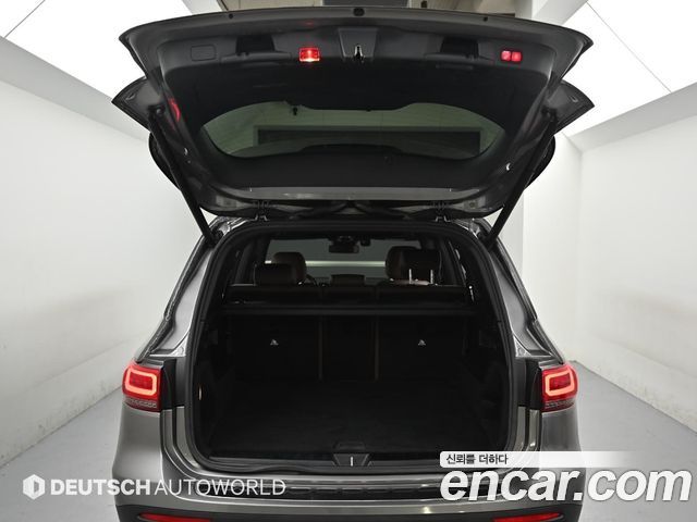 Mercedes-Benz GLB-Class 2020 — photo 19
