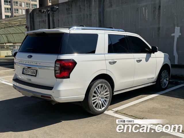 Ford Expedition 2023 — photo 2