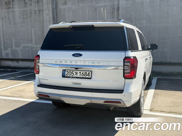 Ford Expedition 2023 — photo 4