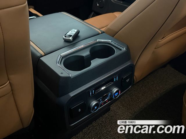 Ford Expedition 2023 — photo 13
