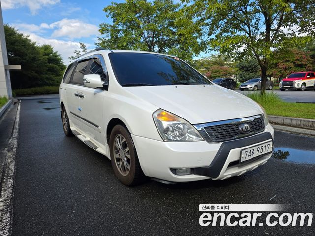 Kia Canival 2013 — photo 3