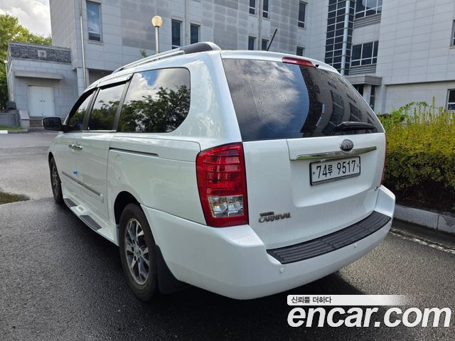 Kia Canival 2013 — photo 4