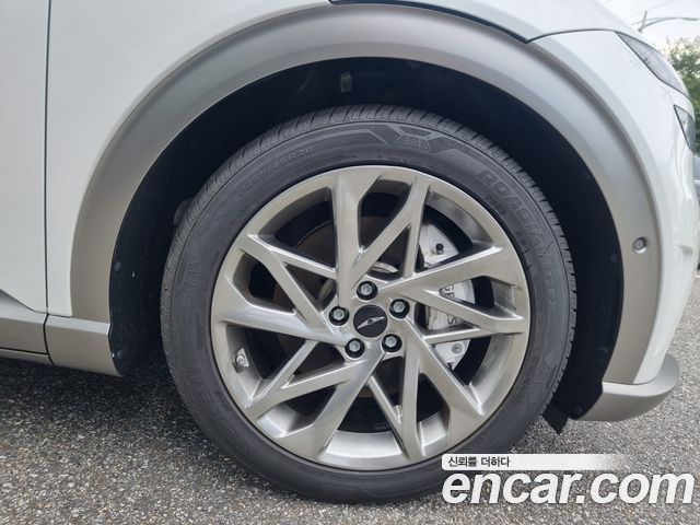 Genesis GV60 2022 — photo 18