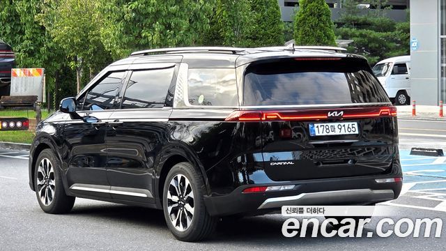 Kia Canival 2023 — photo 4