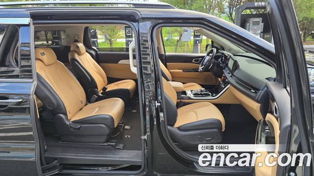 Kia Canival 2023 — photo 13
