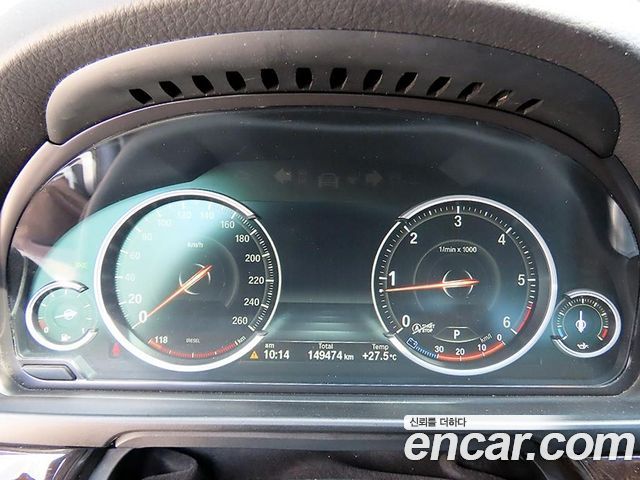 BMW 5-Series 2013 — photo 9
