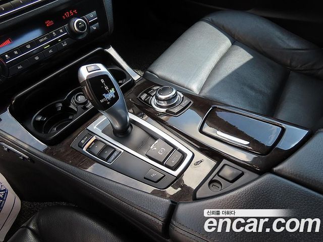 BMW 5-Series 2013 — photo 11