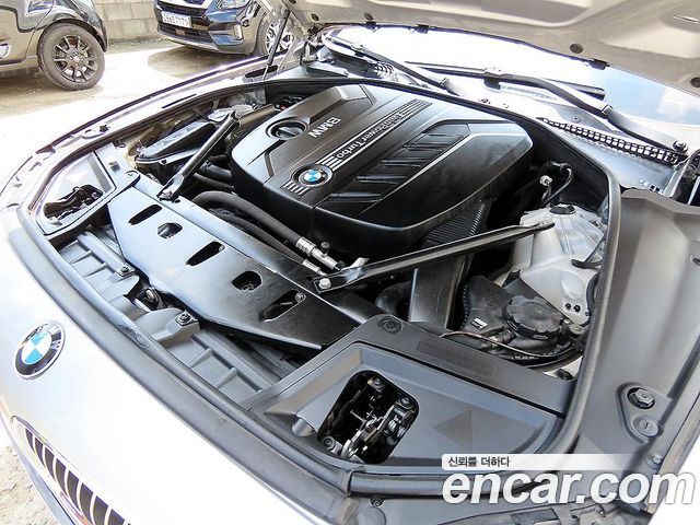 BMW 5-Series 2013 — photo 19