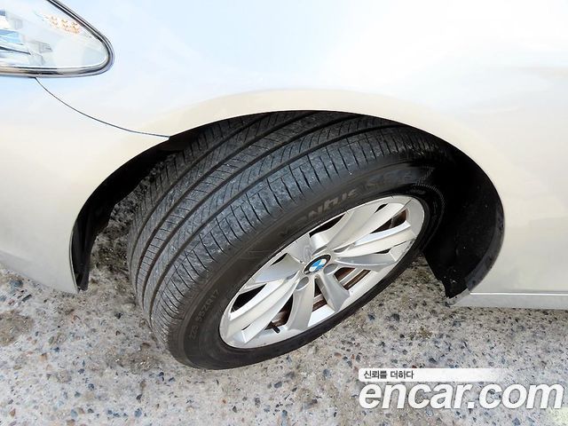 BMW 5-Series 2013 — photo 20