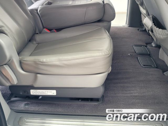 Kia Canival 2012 — photo 10