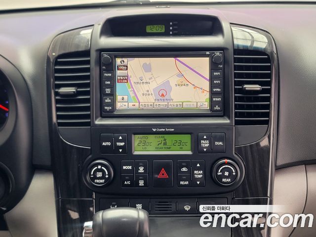 Kia Canival 2012 — photo 15