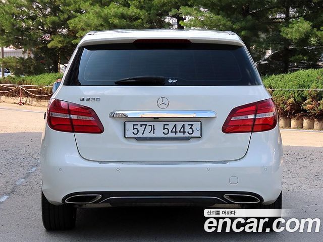 Mercedes-Benz B-Class 2018 — photo 4