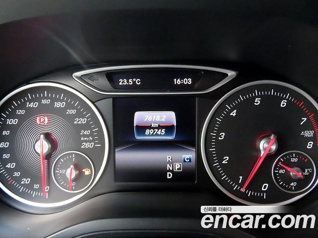 Mercedes-Benz B-Class 2018 — photo 8