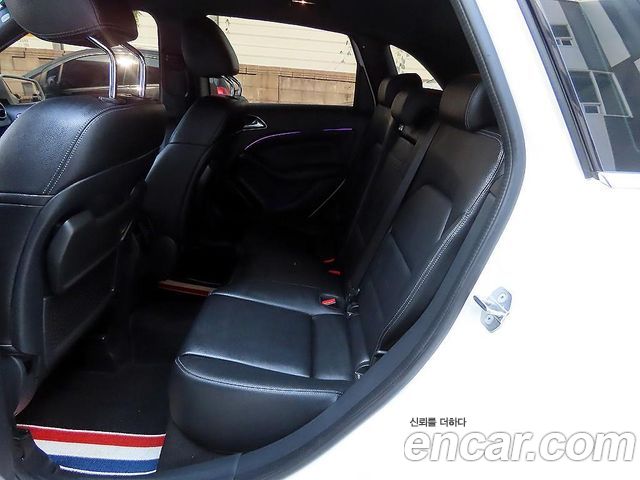 Mercedes-Benz B-Class 2018 — photo 11