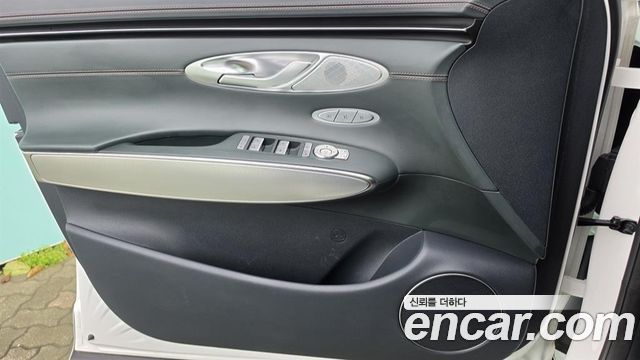 Genesis GV70 2021 — photo 12