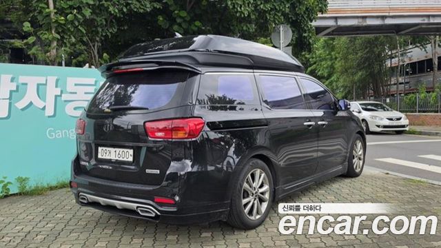 Kia Canival 2019 — photo 2