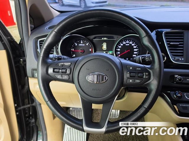 Kia Canival 2019 — photo 12