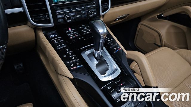 Porsche Cayenne 2016 — photo 9