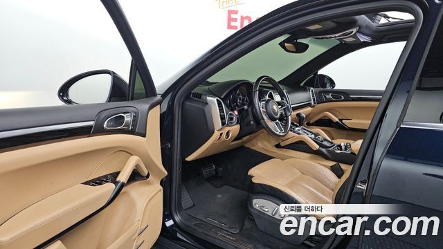 Porsche Cayenne 2016 — photo 10
