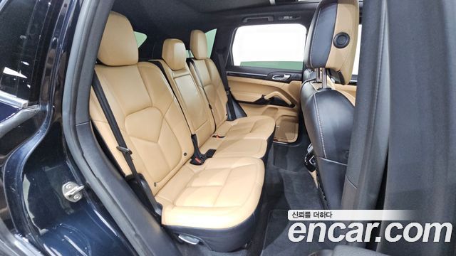 Porsche Cayenne 2016 — photo 11