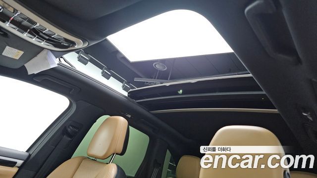 Porsche Cayenne 2016 — photo 16