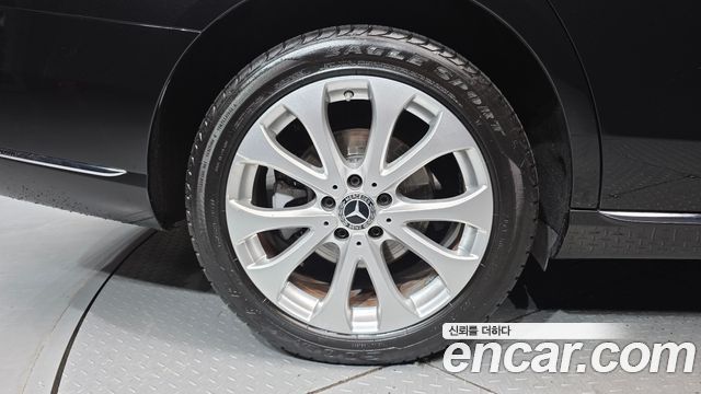 Mercedes-Benz E-Class 2019 — photo 5